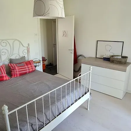 Apartment Flat Front Lake With Swimming Pool, Ground Floor