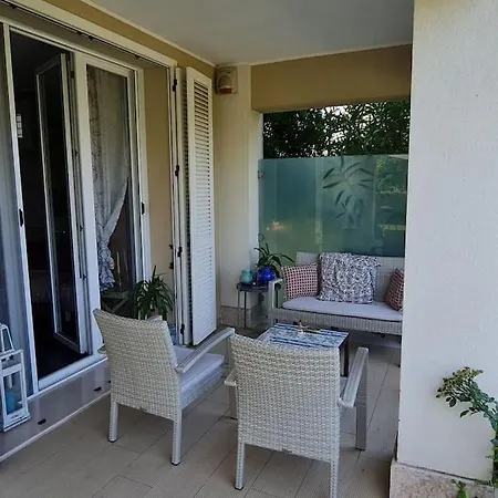 Flat Front Lake With Swimming Pool, Ground Floor Peschiera del Garda