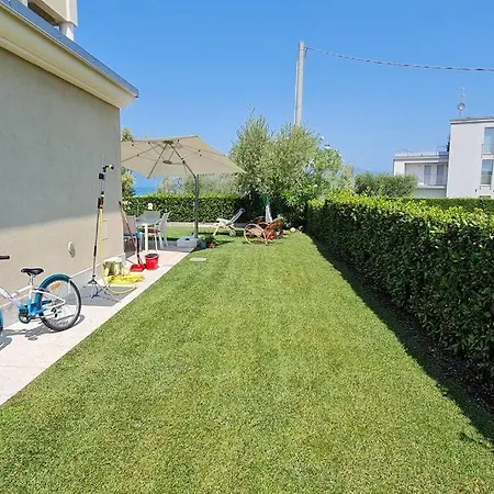 Flat Front With Swimming Pool, Ground Floor Peschiera del Garda