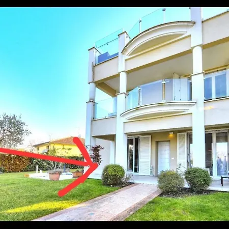Apartamento Flat Front Lake With Swimming Pool, Ground Floor Peschiera del Garda