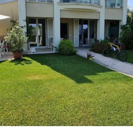 Apartment Flat Front With Swimming Pool, Ground Floor Peschiera del Garda